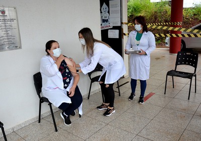 VacinaÃ§Ã£o contra o corona vÃ­rus em laranjeiras do sul iniciou nesta quarta-feira (20) 